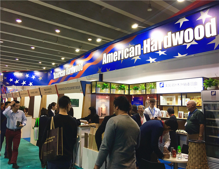 中国广州国际家具生产设备及配料展览会现场.jpg